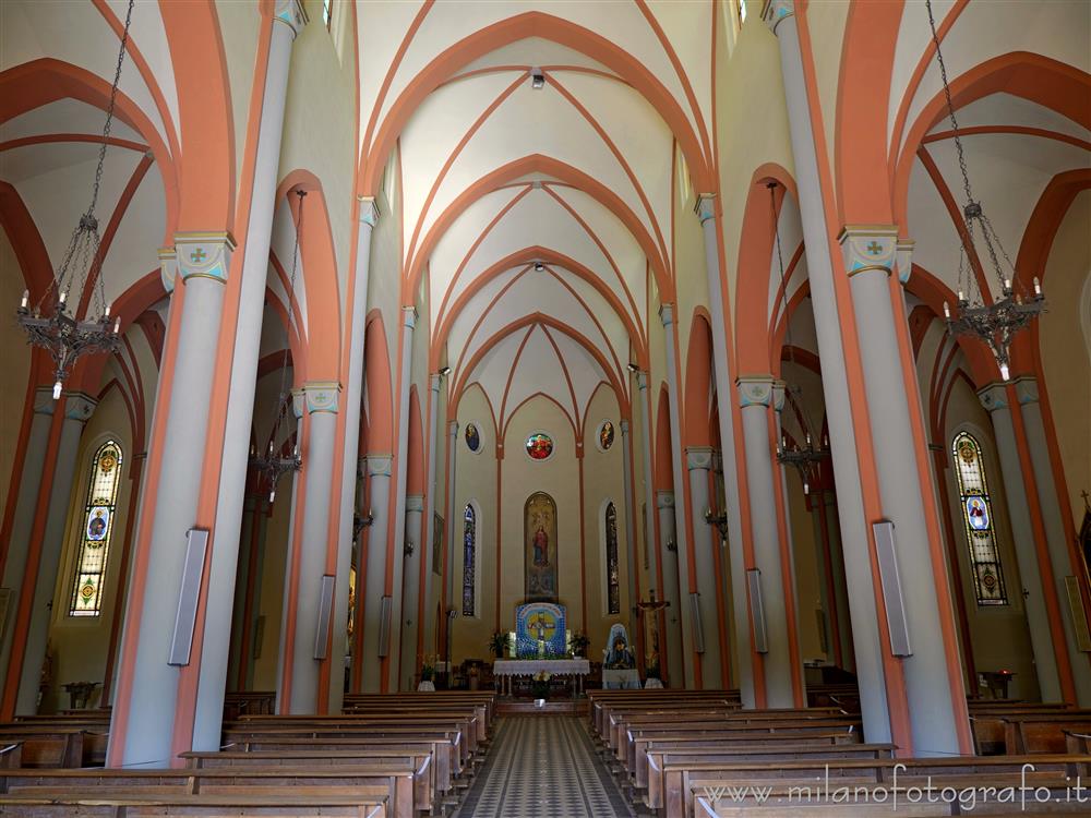 Sandigliano (Biella) - Interno della Chiesa parrocchiale di Santa Maria Assunta